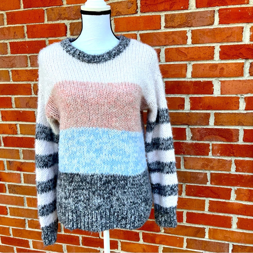 American Eagle Jegging Fit Medium Knit Grey Pink Blue Creme Stripe Sweater Small